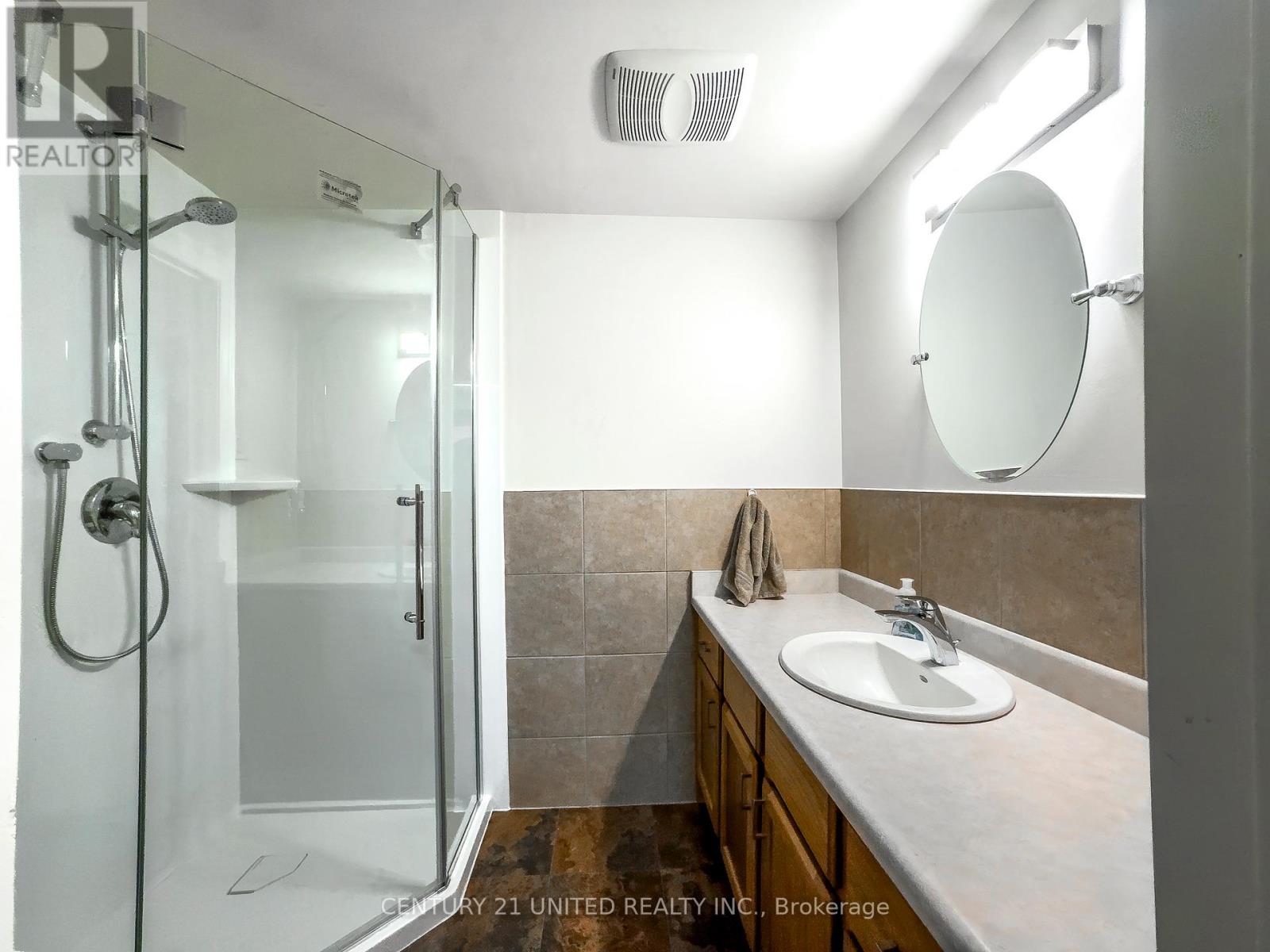 45 Crestwood Avenue, Peterborough, Ontario K9J 1N1 - Photo 35 - X12419689