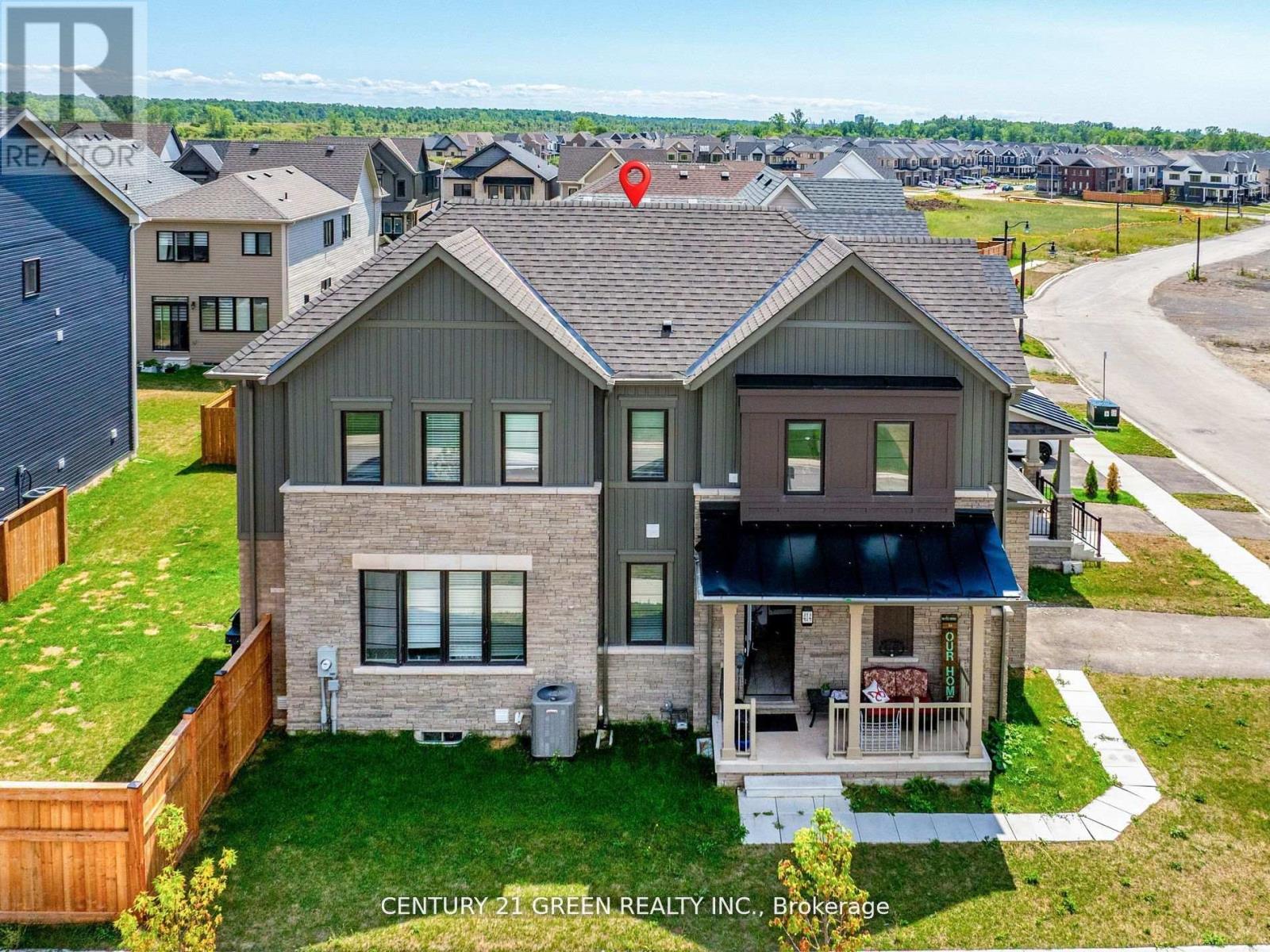 414 Eastbridge Avenue, Welland, Ontario  L3B 0M7 - Photo 2 - X12484319