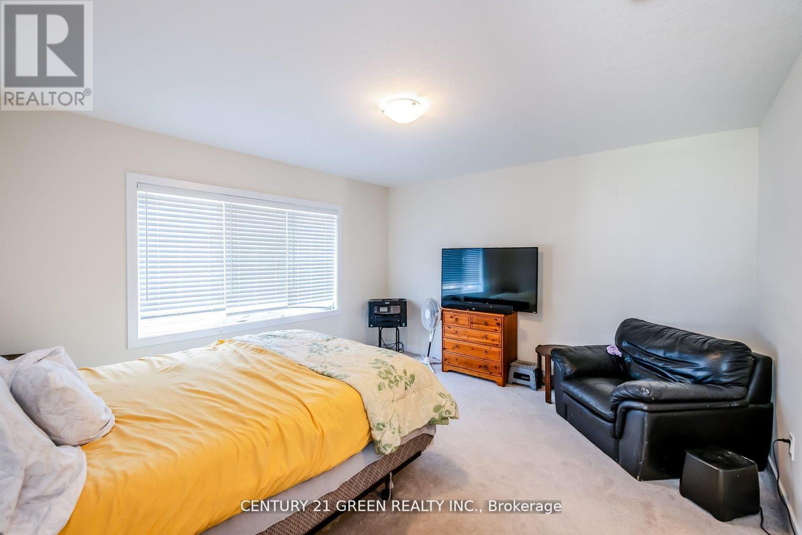 414 Eastbridge Avenue, Welland, Ontario  L3B 0M7 - Photo 22 - X12484319