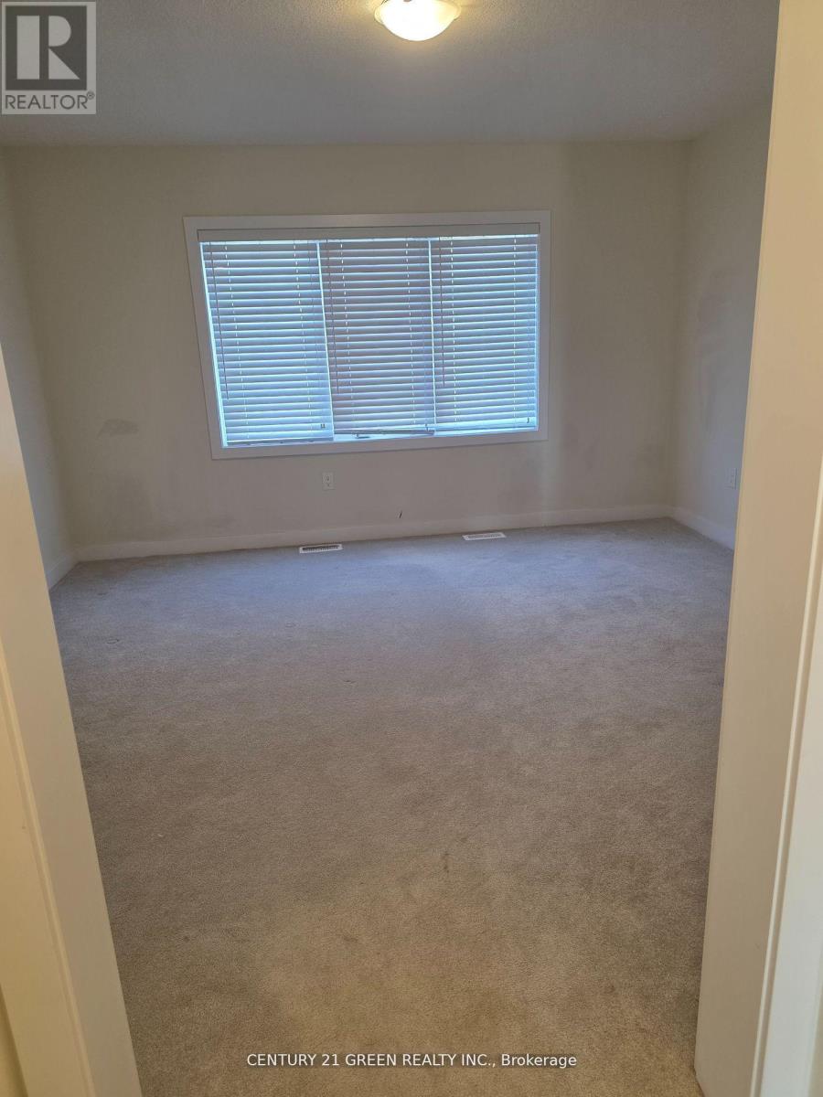 414 Eastbridge Avenue, Welland, Ontario  L3B 0M7 - Photo 24 - X12484319