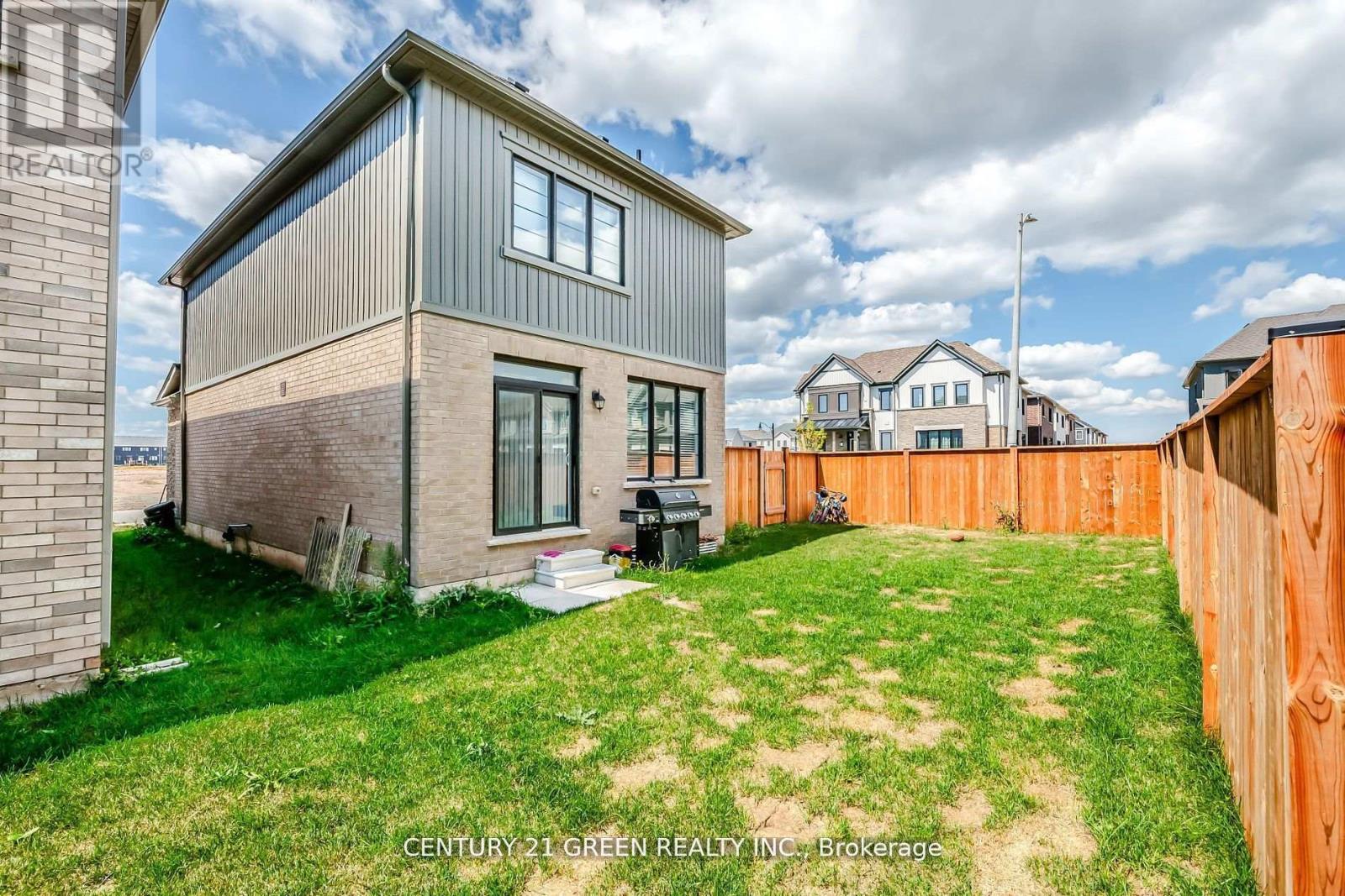 414 Eastbridge Avenue, Welland, Ontario  L3B 0M7 - Photo 34 - X12484319