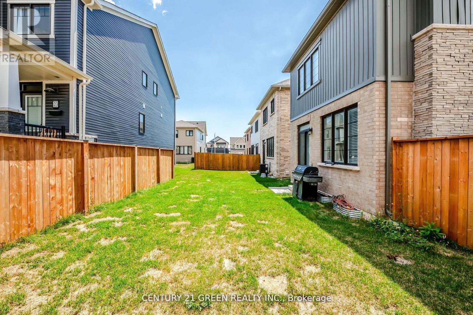 414 Eastbridge Avenue, Welland, Ontario  L3B 0M7 - Photo 36 - X12484319