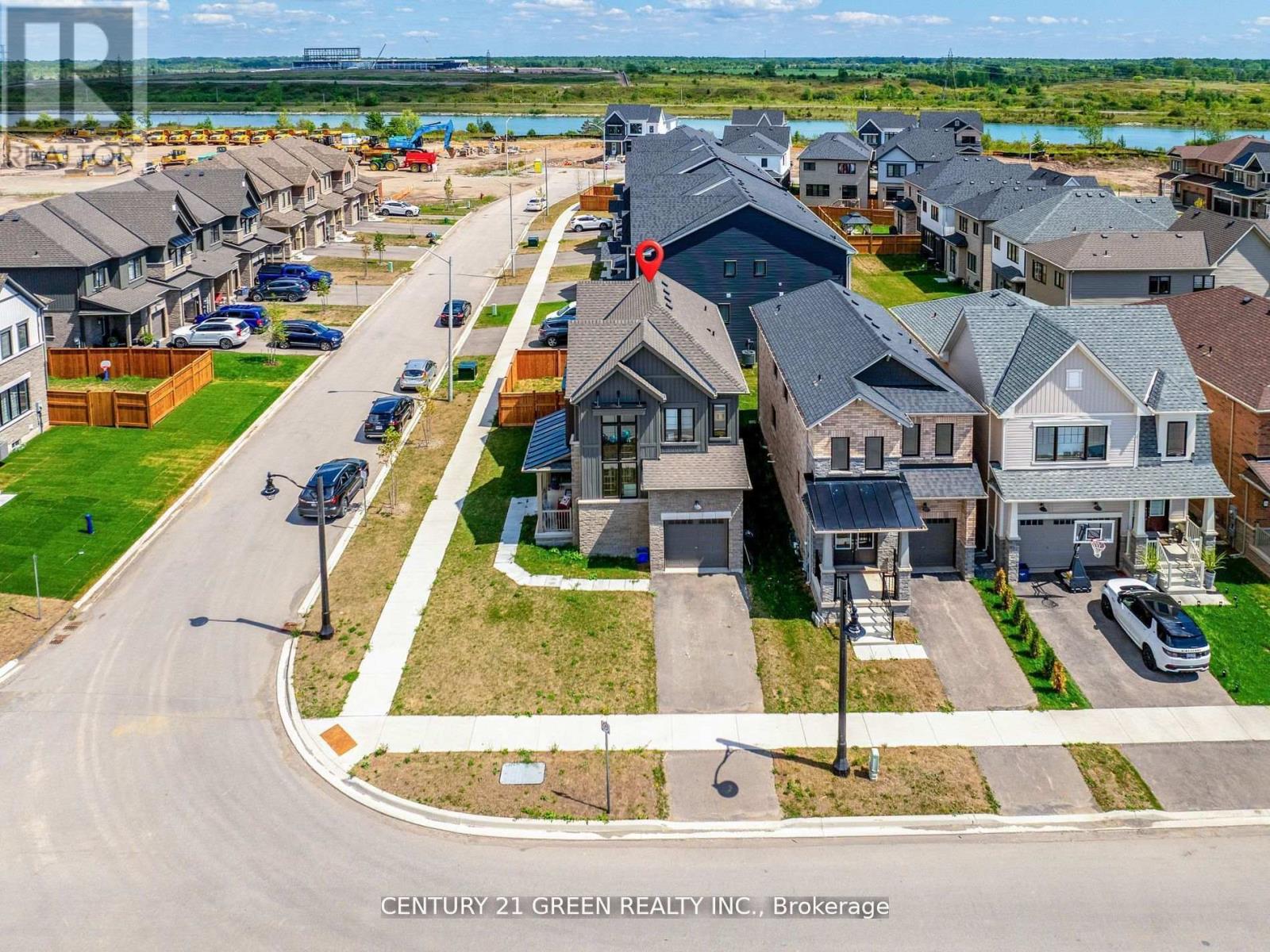 414 Eastbridge Avenue, Welland, Ontario  L3B 0M7 - Photo 4 - X12484319