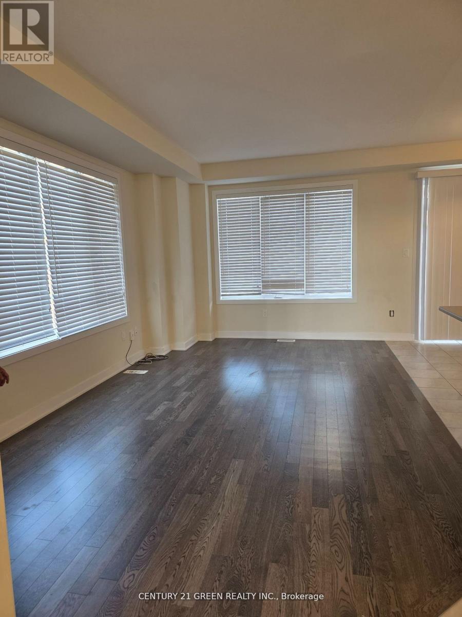 414 Eastbridge Avenue, Welland, Ontario  L3B 0M7 - Photo 6 - X12484319