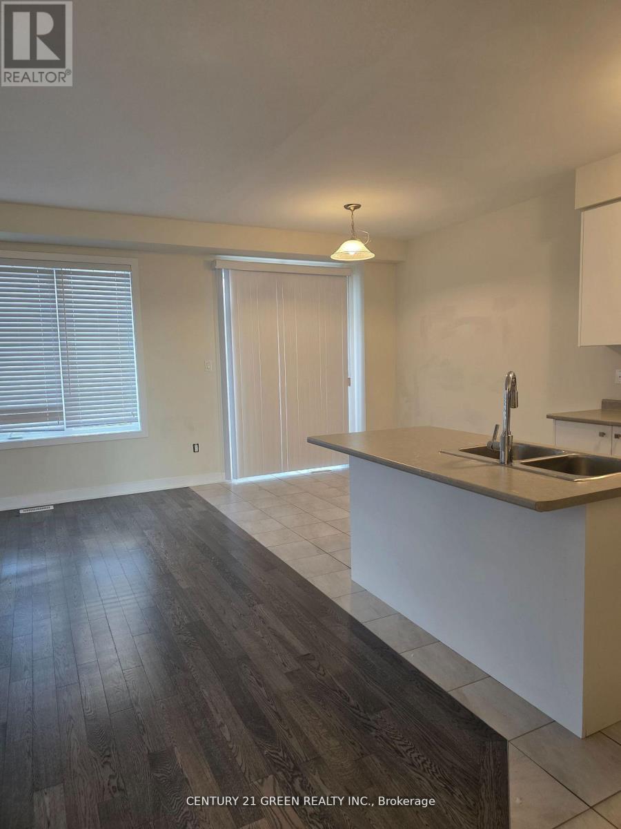 414 Eastbridge Avenue, Welland, Ontario  L3B 0M7 - Photo 7 - X12484319