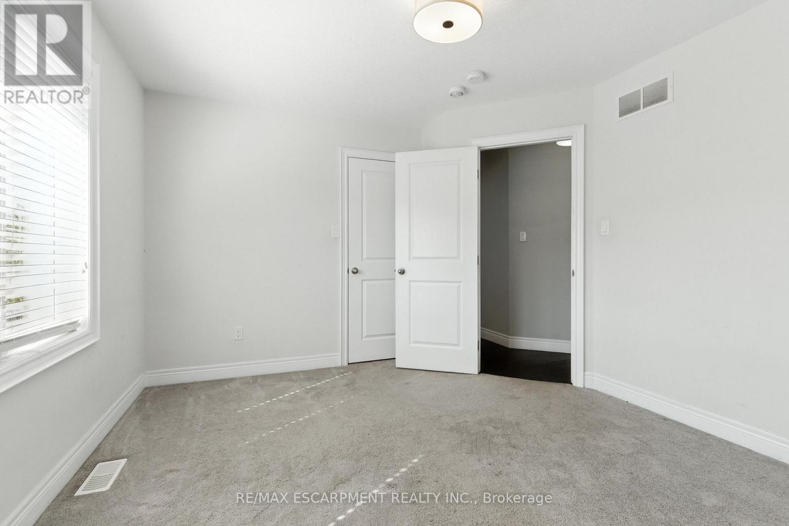 43 Riesling Court, Hamilton, Ontario  L8G 0B4 - Photo 27 - X12484324