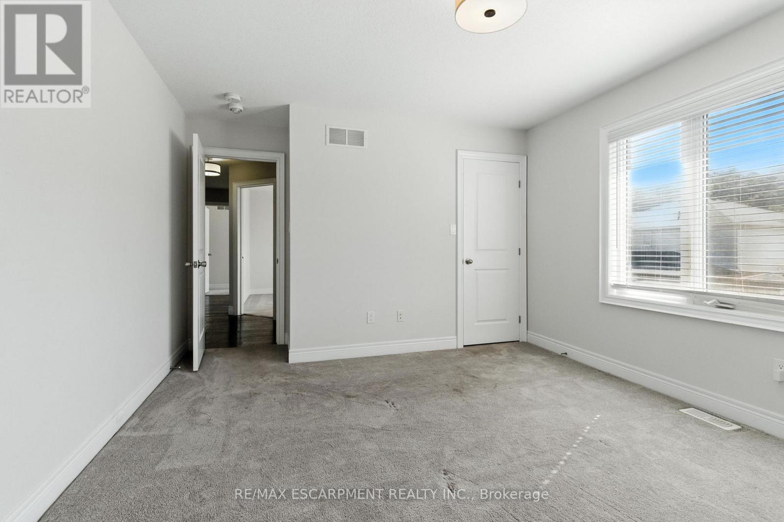 43 Riesling Court, Hamilton, Ontario  L8G 0B4 - Photo 29 - X12484324