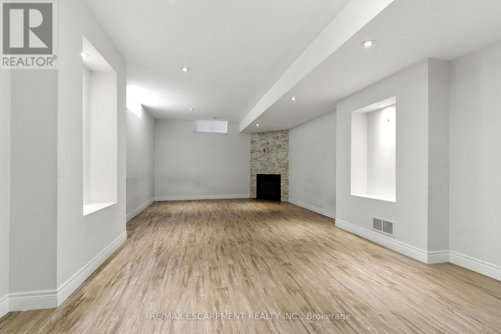 43 Riesling Court, Hamilton, Ontario  L8G 0B4 - Photo 33 - X12484324