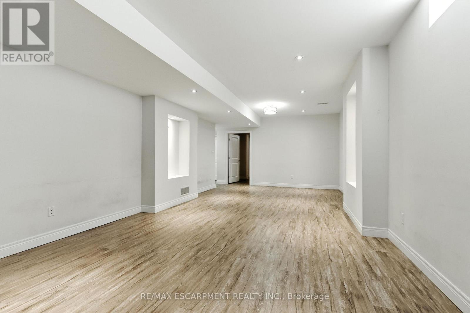 43 Riesling Court, Hamilton, Ontario  L8G 0B4 - Photo 35 - X12484324