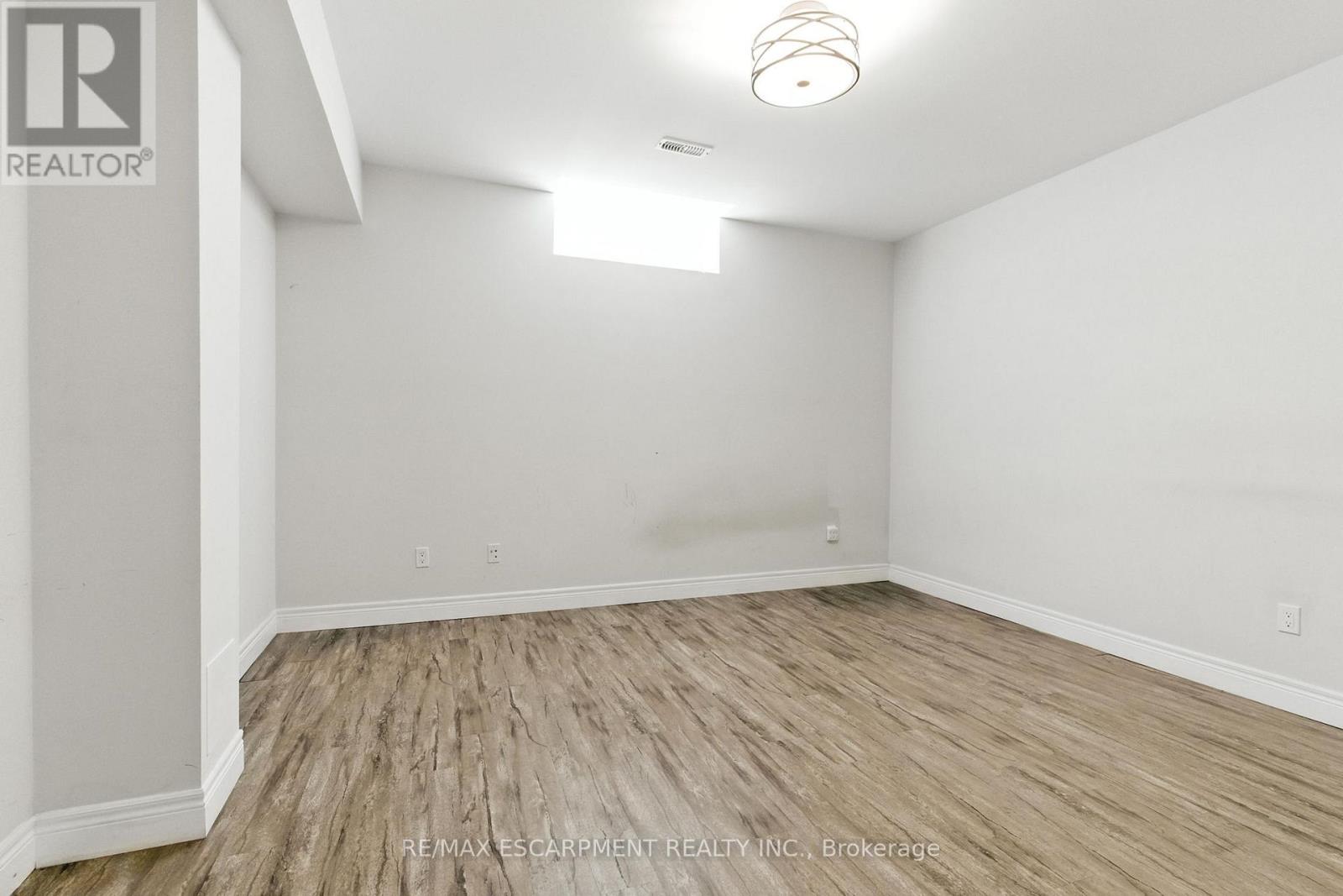 43 Riesling Court, Hamilton, Ontario  L8G 0B4 - Photo 37 - X12484324