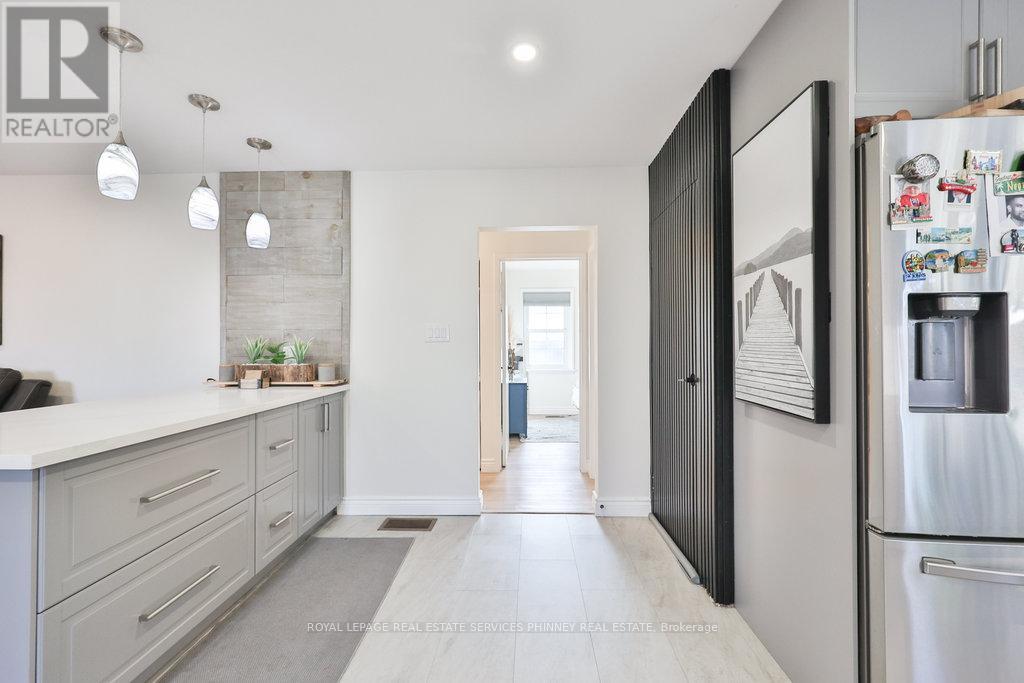 Upper - 47 Castlefield Drive, Hamilton, Ontario  L8T 3R1 - Photo 12 - X12484354