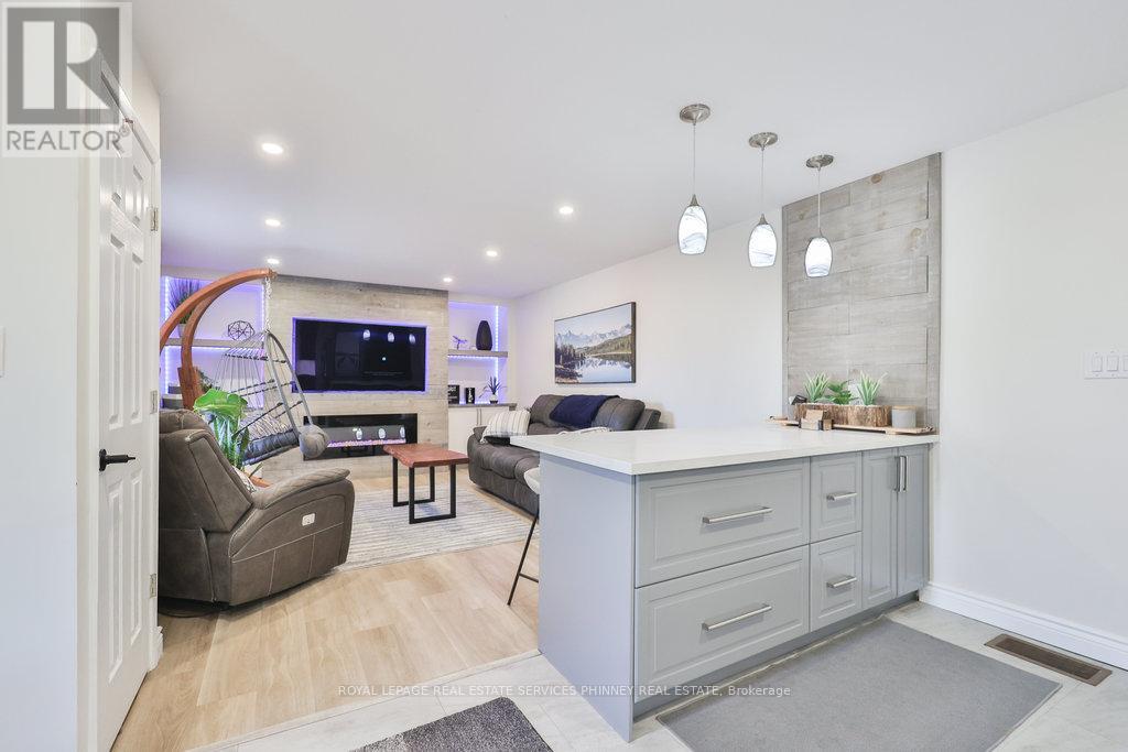 Upper - 47 Castlefield Drive, Hamilton, Ontario  L8T 3R1 - Photo 14 - X12484354