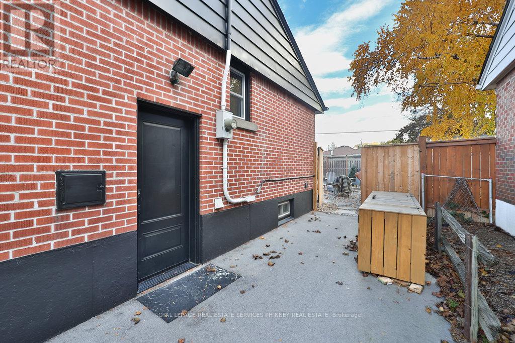 Upper - 47 Castlefield Drive, Hamilton, Ontario  L8T 3R1 - Photo 29 - X12484354