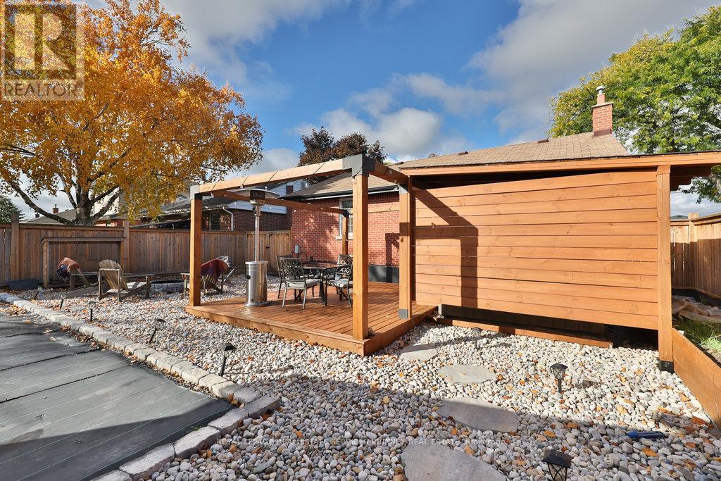 Upper - 47 Castlefield Drive, Hamilton, Ontario  L8T 3R1 - Photo 35 - X12484354