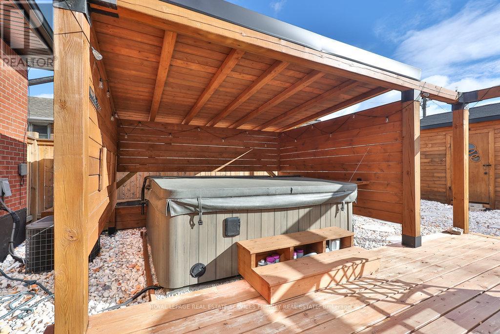 Upper - 47 Castlefield Drive, Hamilton, Ontario  L8T 3R1 - Photo 37 - X12484354