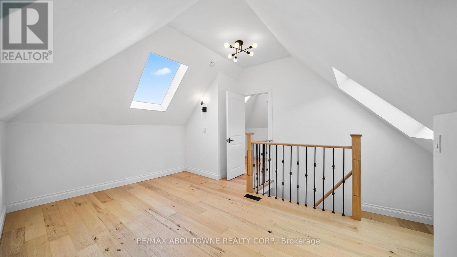 708 Wilson Street, Hamilton, Ontario  L8L 1V6 - Photo 30 - X12484358