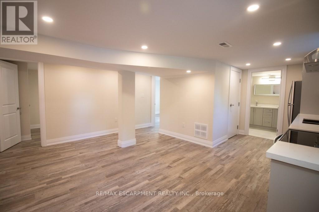 130 West 34th Street, Hamilton, Ontario  L9C 5K3 - Photo 7 - X12484364