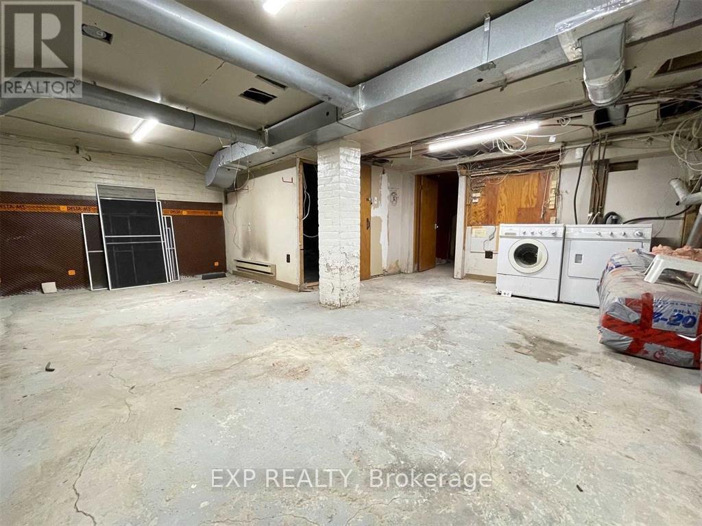 Commercial - 229 Locke Street S, Hamilton, Ontario  L8P 4B8 - Photo 11 - X12484372