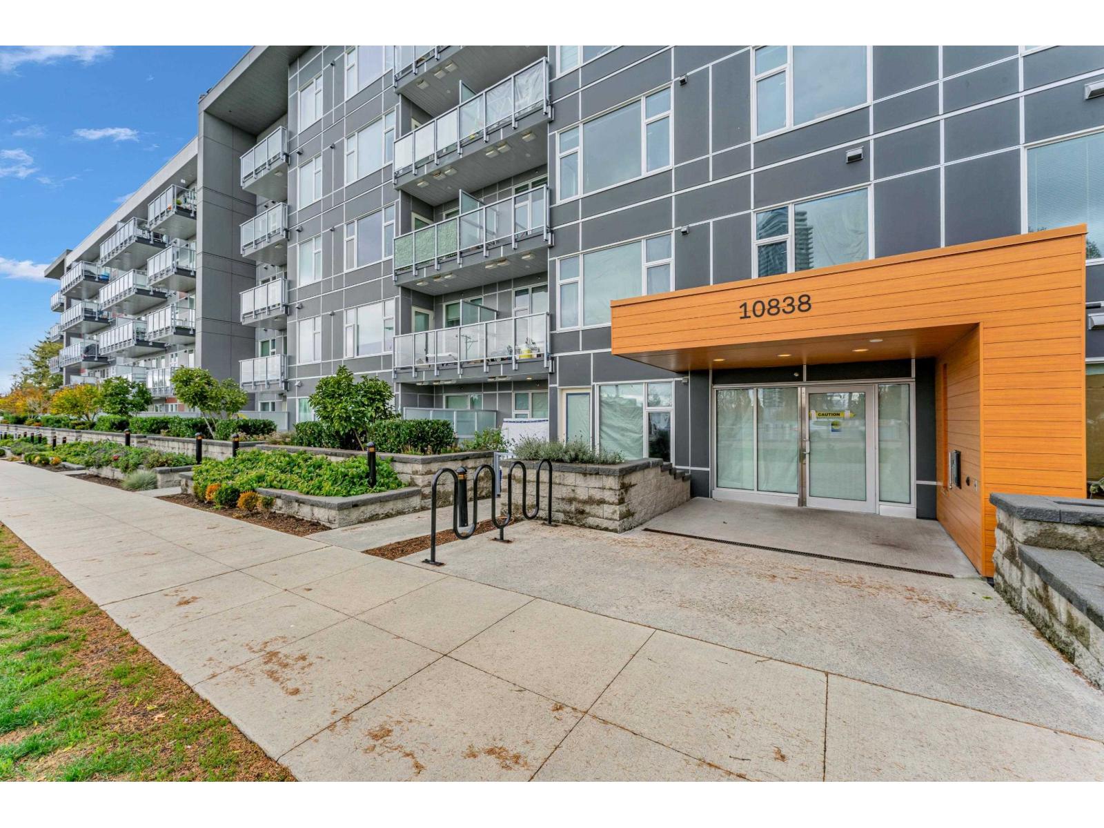 516 10838 WHALLEY BOULEVARD, surrey, British Columbia
