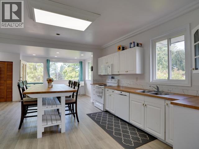 4279 Joyce Ave, Powell River, British Columbia  V8A 2Z9 - Photo 2 - 19167