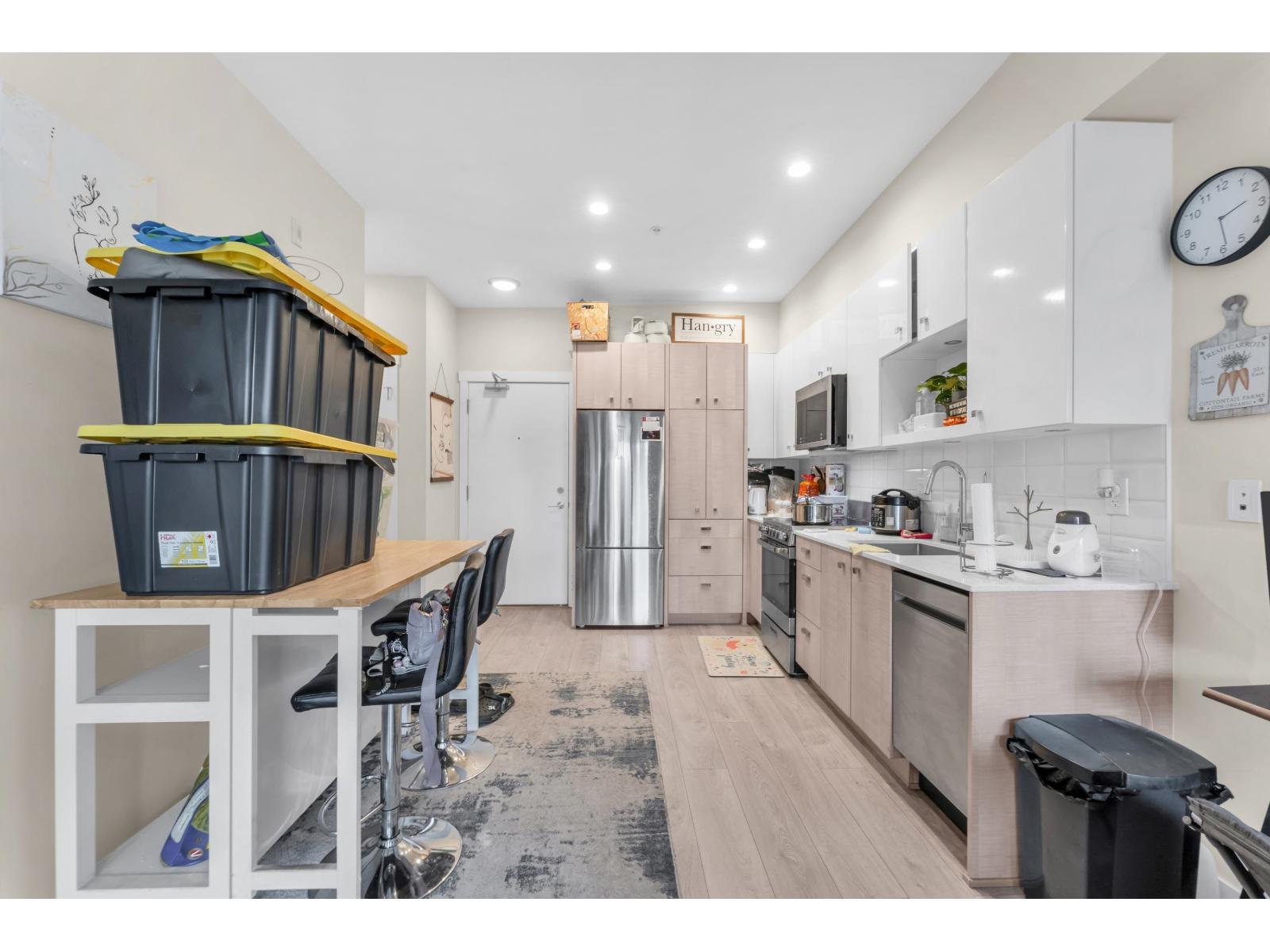 516 10838 Whalley Boulevard, Surrey, British Columbia  V3R 0G8 - Photo 4 - R3059638