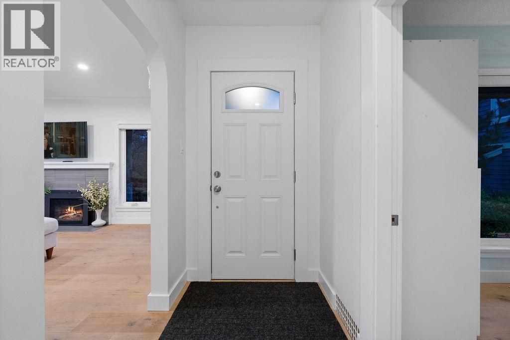 1436 Grand Boulevard, North Vancouver, British Columbia  V7L 3X7 - Photo 2 - R3062167