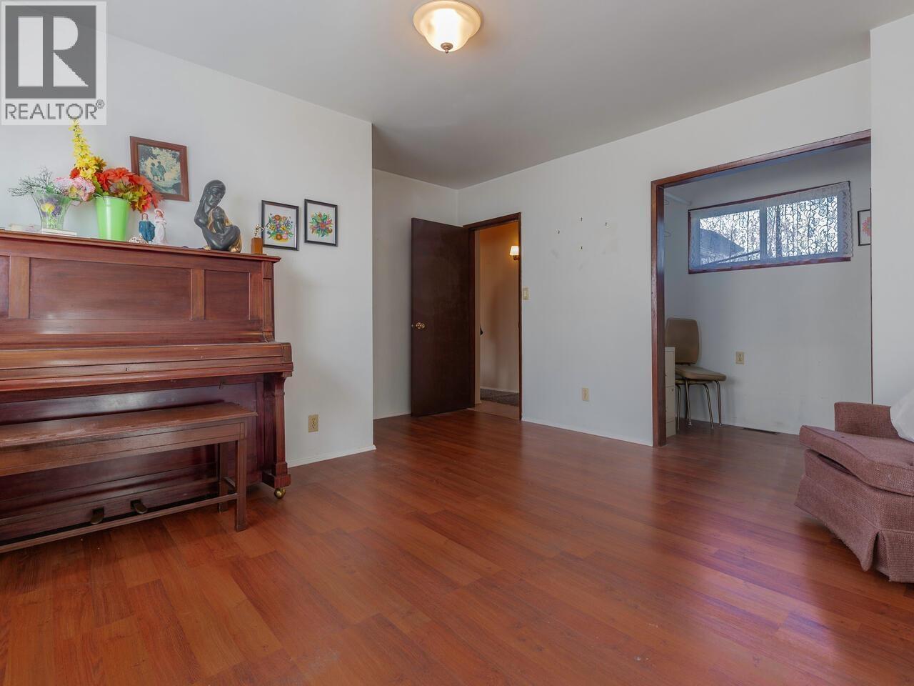 12187 227 St, Maple Ridge, British Columbia  V2X 6J6 - Photo 11 - R3062146