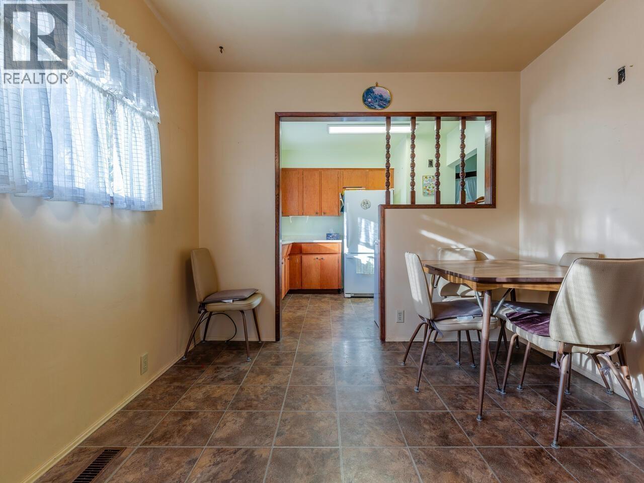 12187 227 St, Maple Ridge, British Columbia  V2X 6J6 - Photo 9 - R3062146