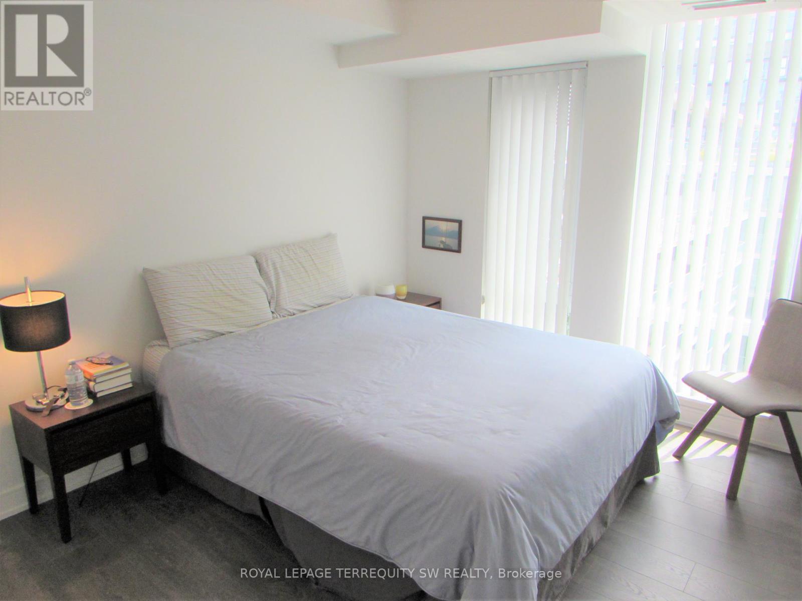 1129 - 525 Adelaide Street W, Toronto, Ontario  M5V 0N7 - Photo 17 - C12482446