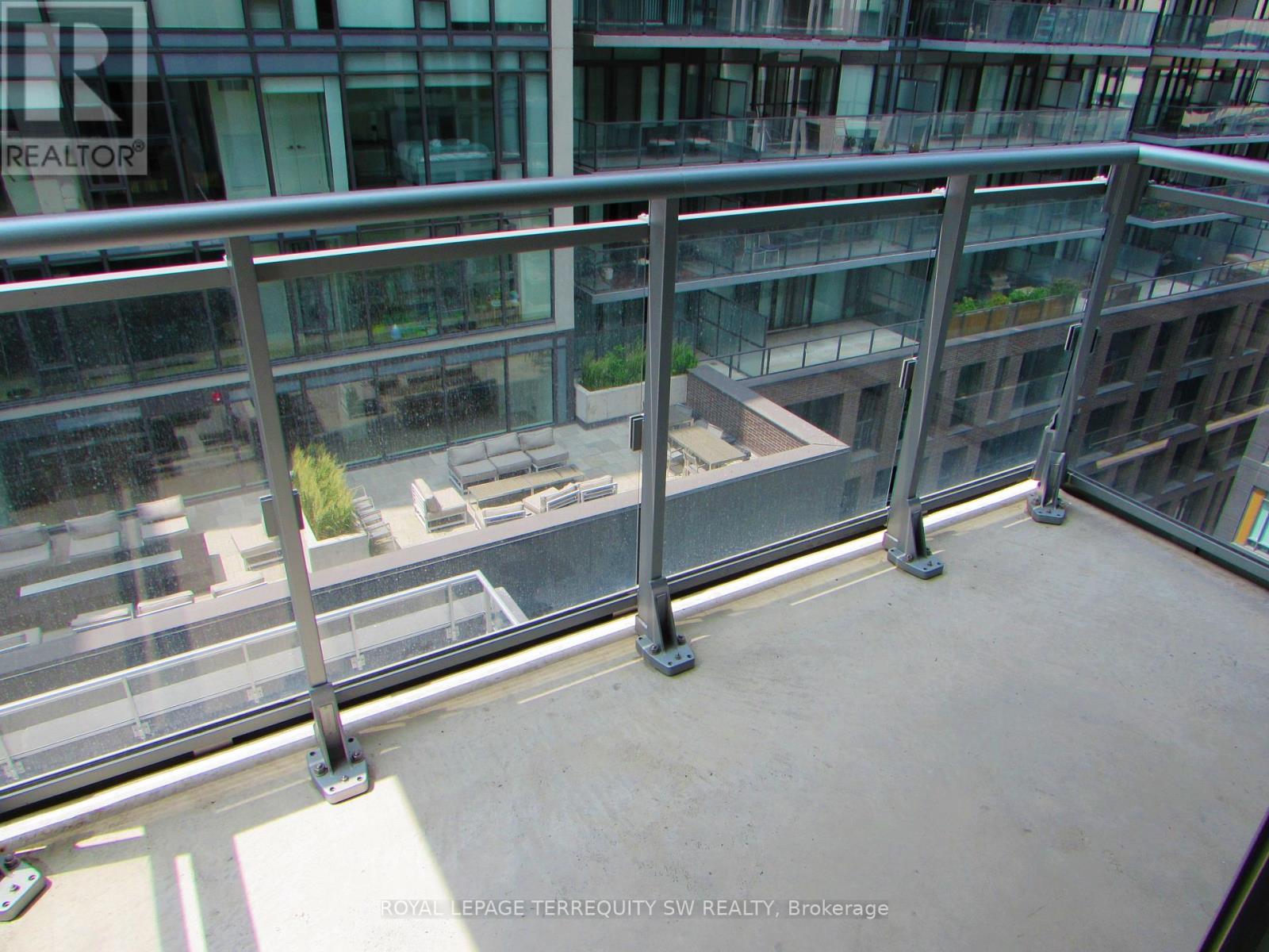 1129 - 525 Adelaide Street W, Toronto, Ontario  M5V 0N7 - Photo 19 - C12482446
