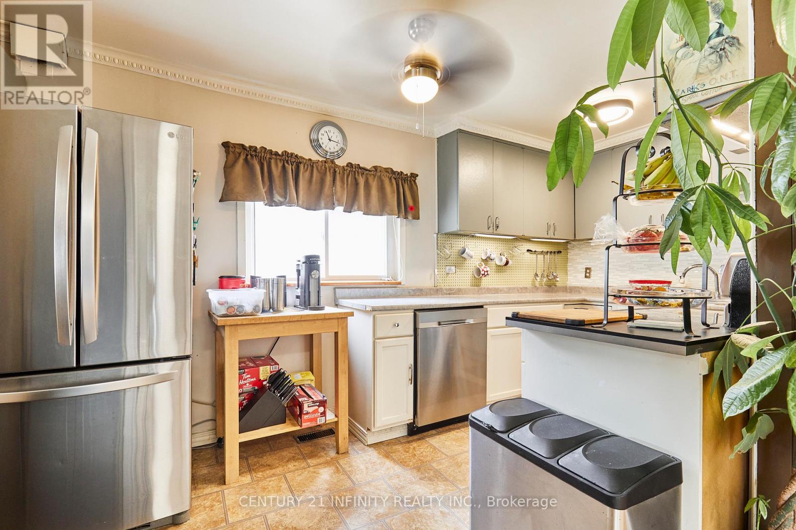 35 Caroline Street, Port Hope, Ontario  L1A 1Y6 - Photo 5 - X12484427