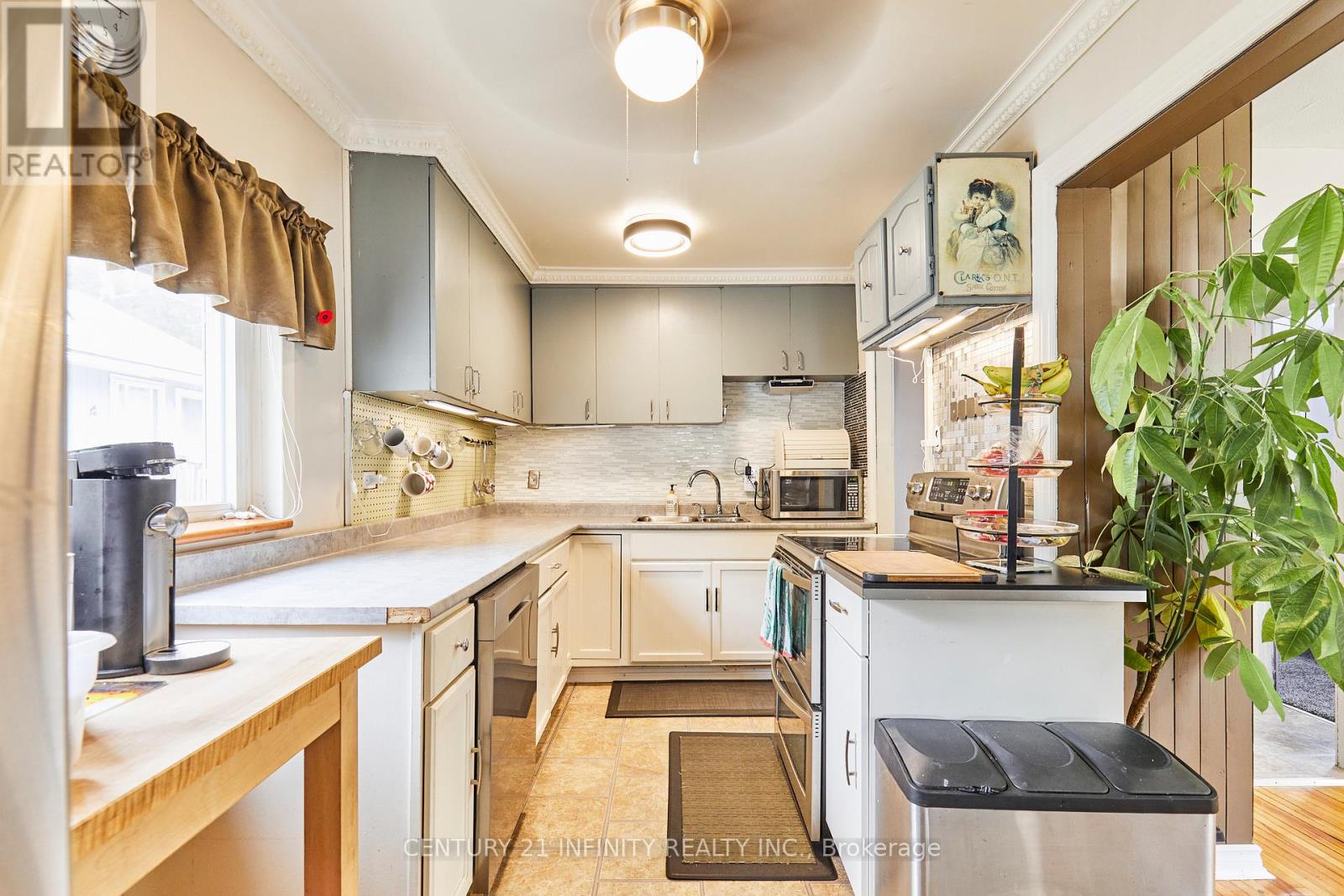 35 Caroline Street, Port Hope, Ontario  L1A 1Y6 - Photo 6 - X12484427