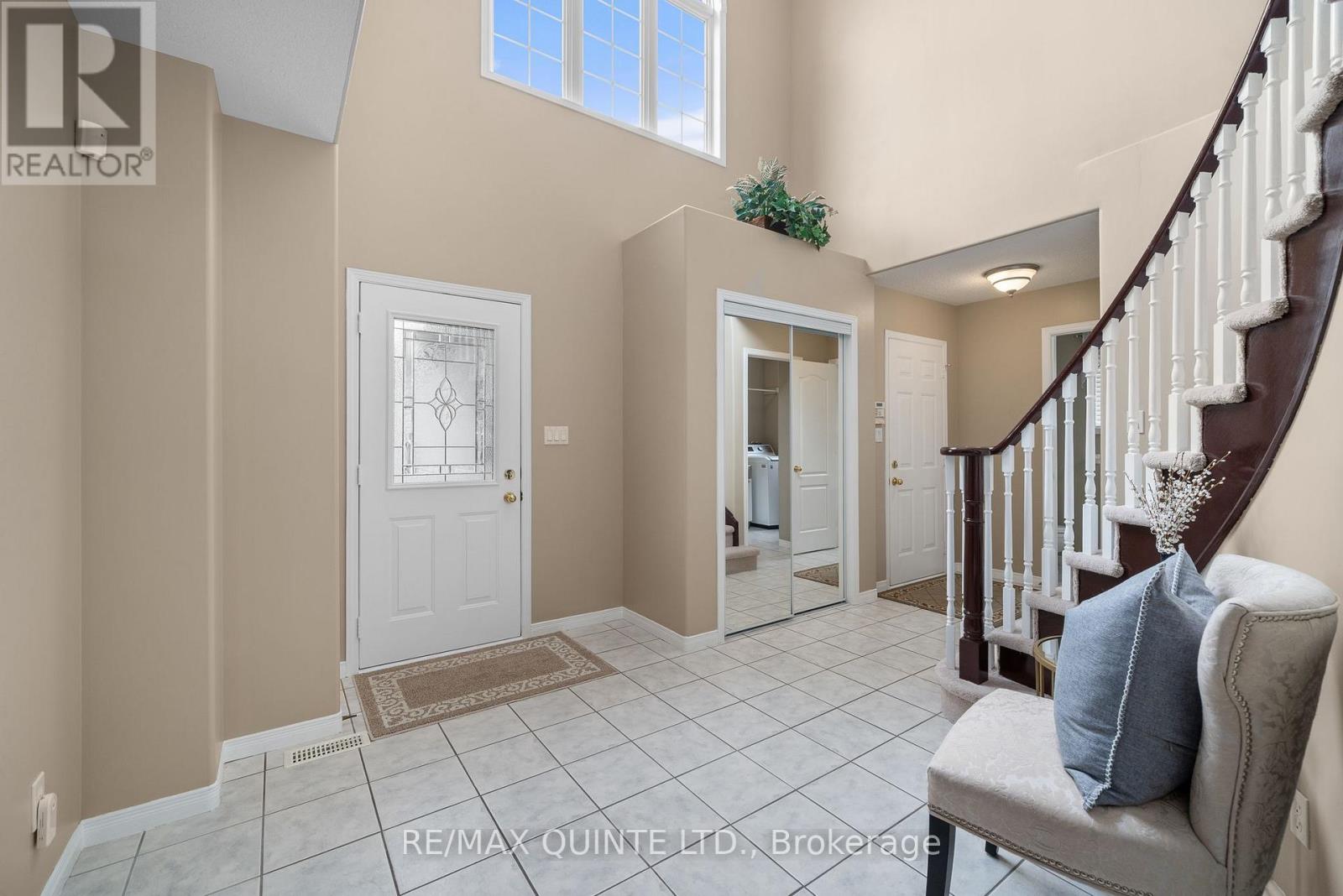 14 Hilton Place, Belleville, Ontario K8P 5N2 - Photo 6 - X12484431