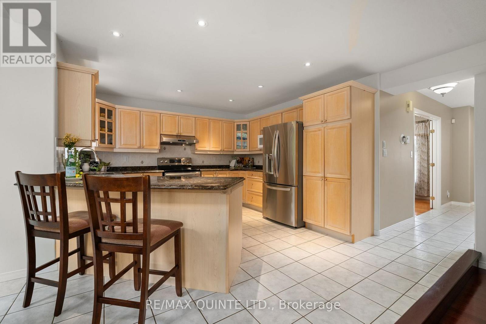 14 Hilton Place, Belleville, Ontario K8P 5N2 - Photo 9 - X12484431