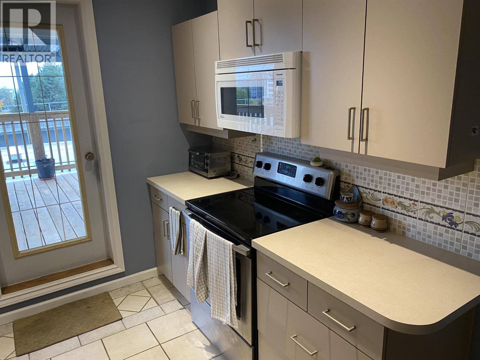 401 601 North Road, Coquitlam, British Columbia  V3J 1P1 - Photo 5 - R3062134