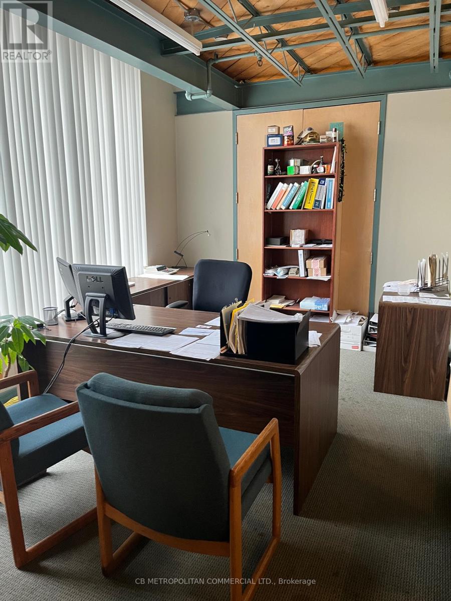 32 - 5359 Timberlea Boulevard, Mississauga, Ontario  L4W 4N5 - Photo 4 - W12484395