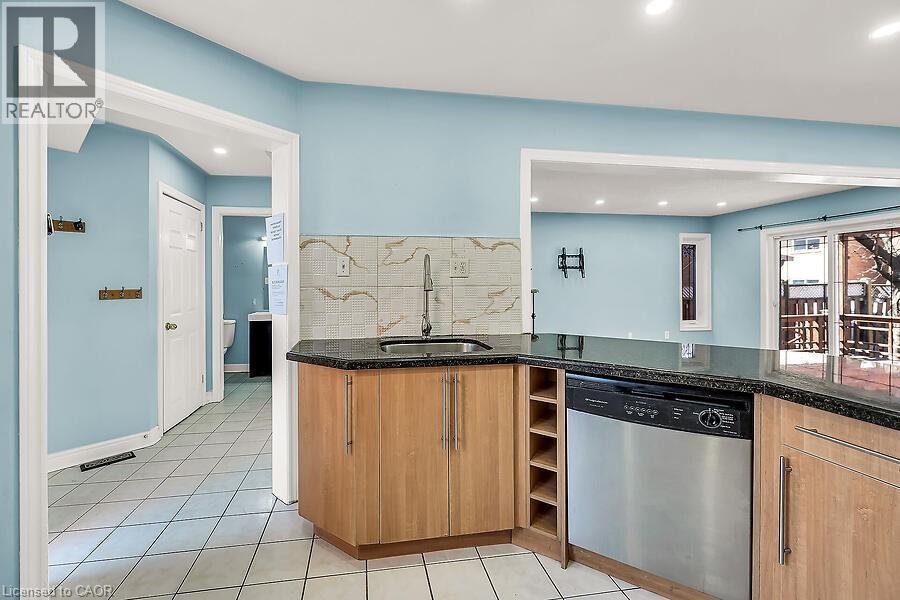 39 Blue Spruce Street, Brampton, Ontario  L6R 1C4 - Photo 8 - 40767182