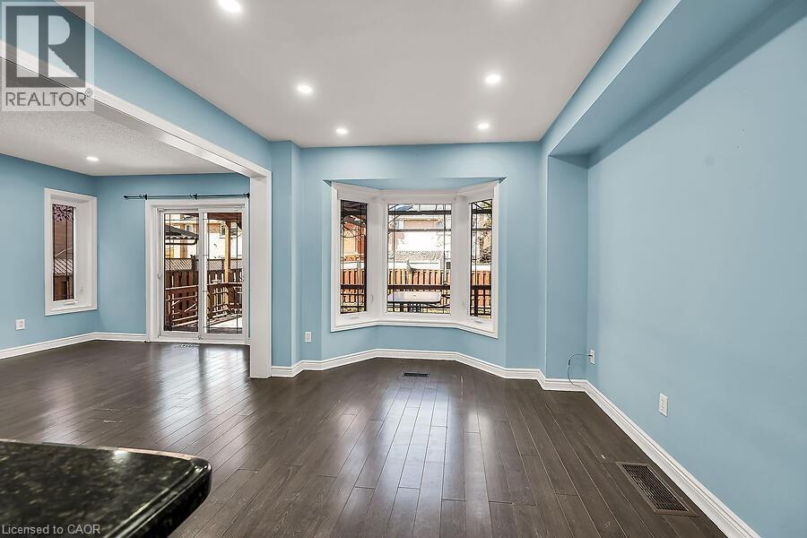 39 Blue Spruce Street, Brampton, Ontario  L6R 1C4 - Photo 10 - 40767182