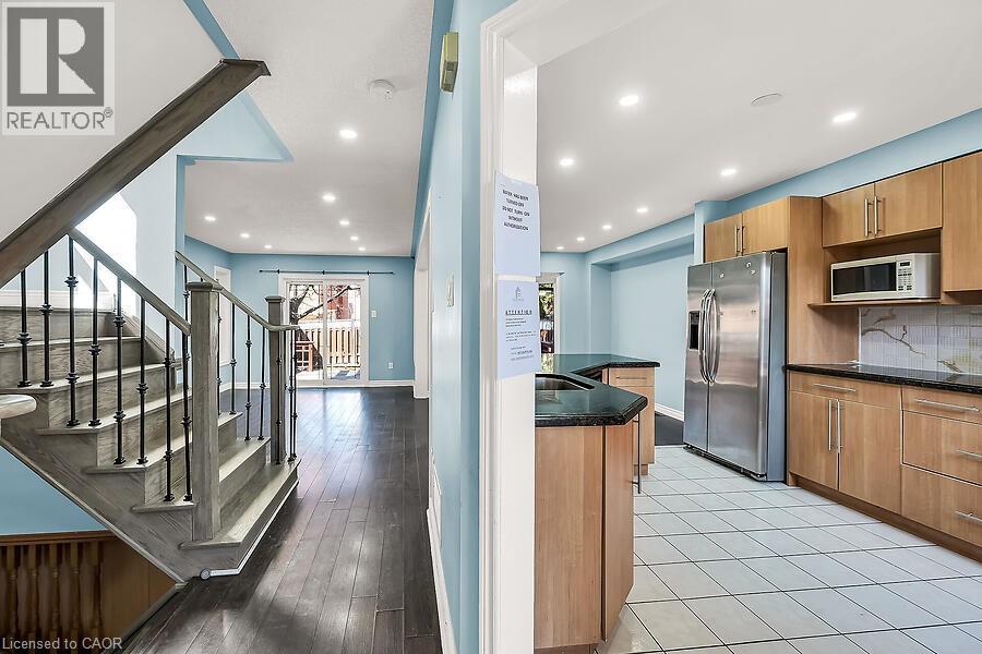 39 Blue Spruce Street, Brampton, Ontario  L6R 1C4 - Photo 5 - 40767182