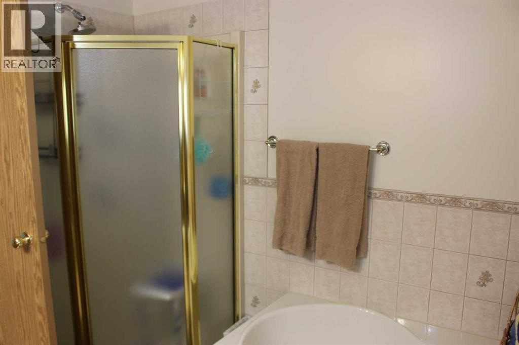 408 Rogers Avenue, Picture Butte, Alberta  T0K 1V0 - Photo 12 - A2267149