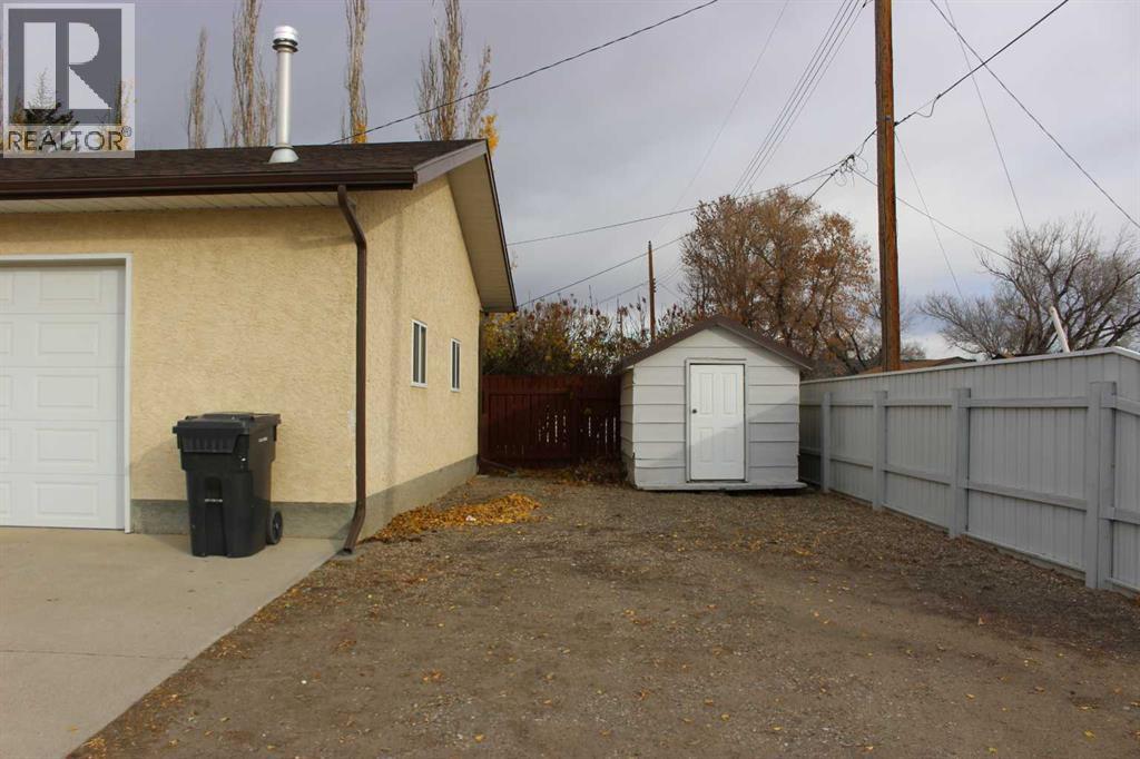 408 Rogers Avenue, Picture Butte, Alberta  T0K 1V0 - Photo 25 - A2267149