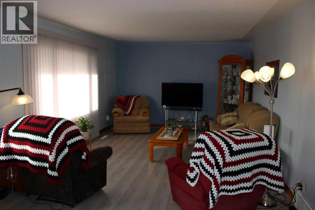 408 Rogers Avenue, Picture Butte, Alberta  T0K 1V0 - Photo 7 - A2267149