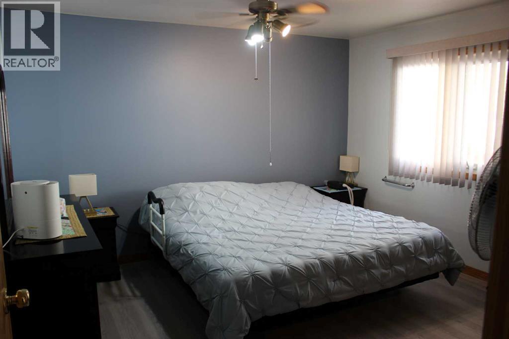 408 Rogers Avenue, Picture Butte, Alberta  T0K 1V0 - Photo 8 - A2267149
