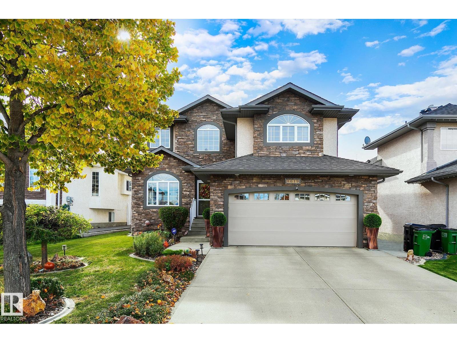 8619 160 AV NW, Edmonton, Alberta