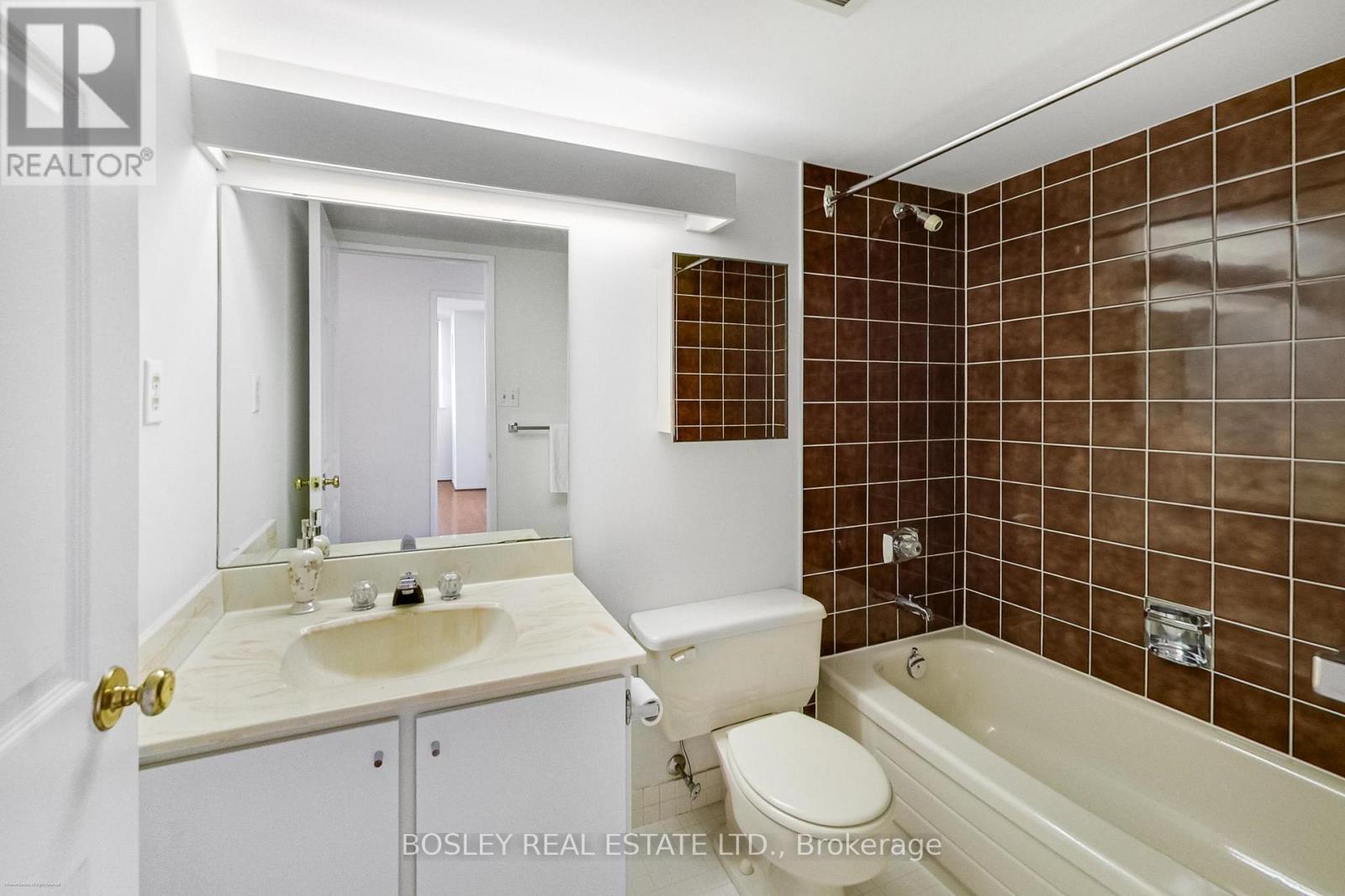 902 - 75 Wynford Heights Crescent, Toronto, Ontario  M3C 3H9 - Photo 16 - C12484421