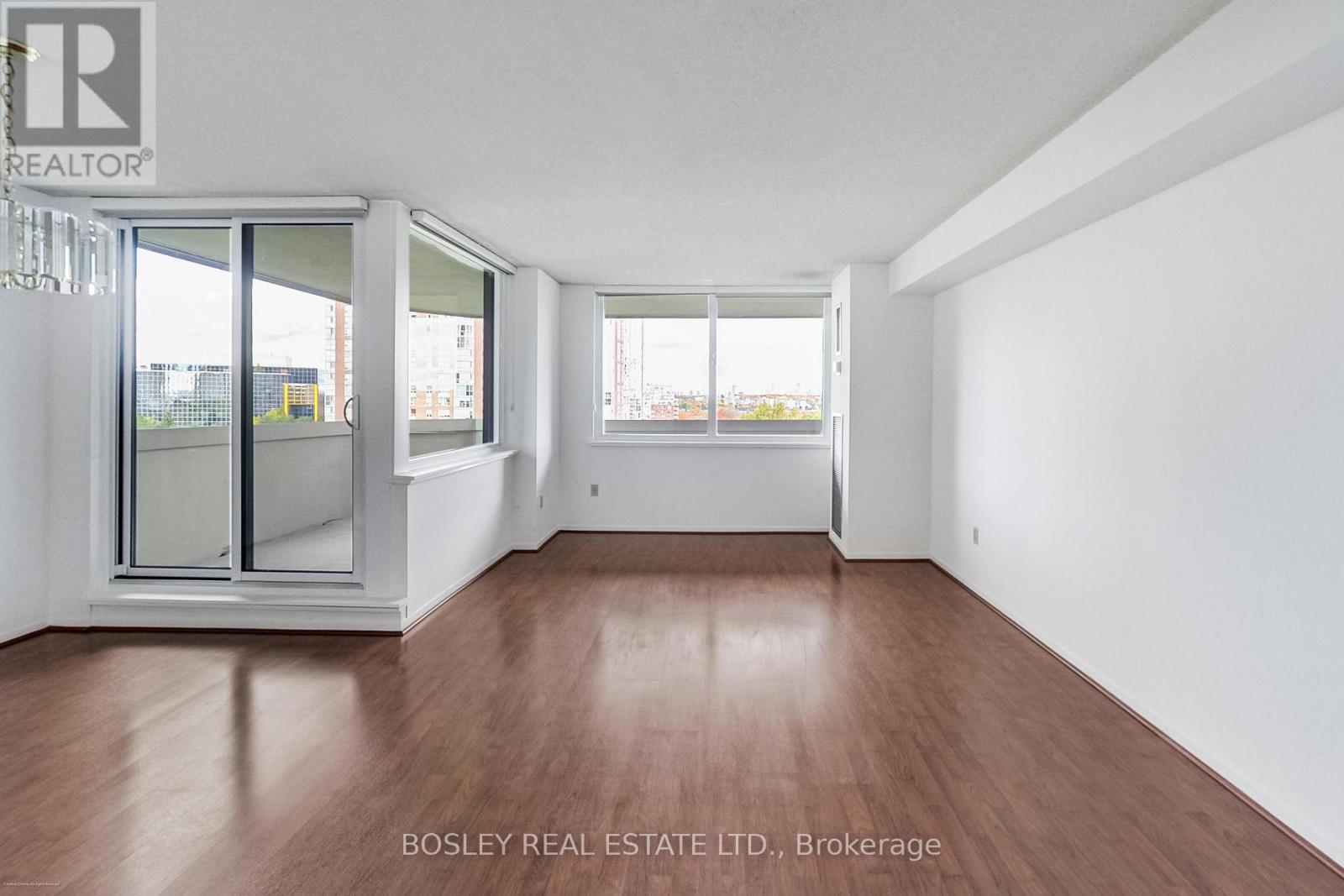 902 - 75 Wynford Heights Crescent, Toronto, Ontario  M3C 3H9 - Photo 2 - C12484421