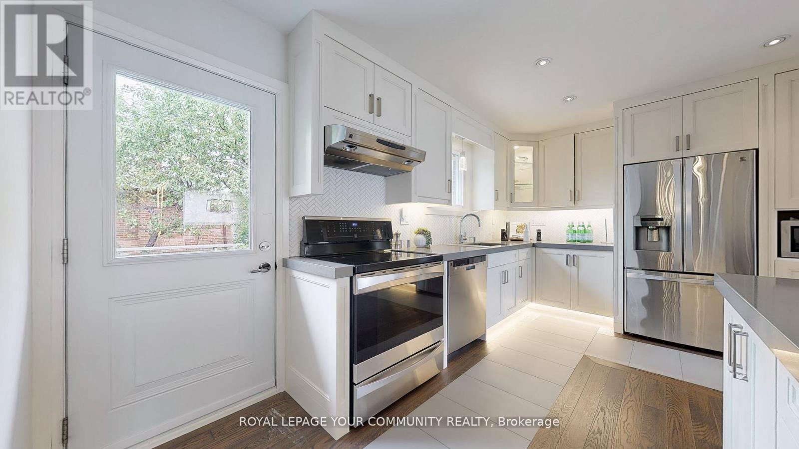 29 Manadon Drive, Toronto, Ontario  M2M 1W8 - Photo 18 - C12484428