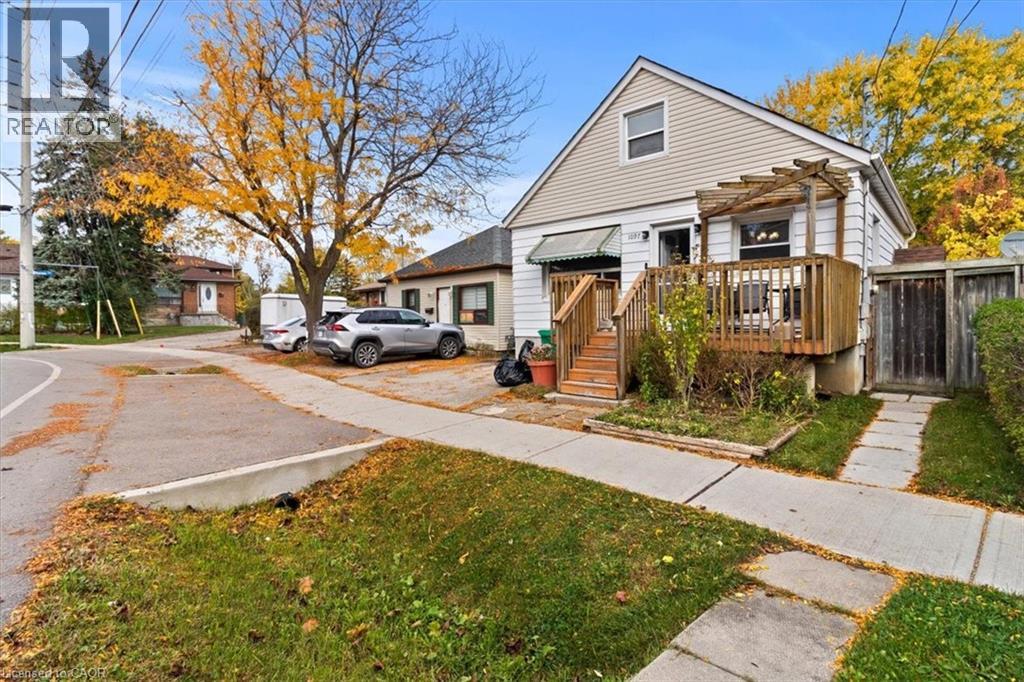 1097 ENOLA Avenue, Mississauga, Ontario