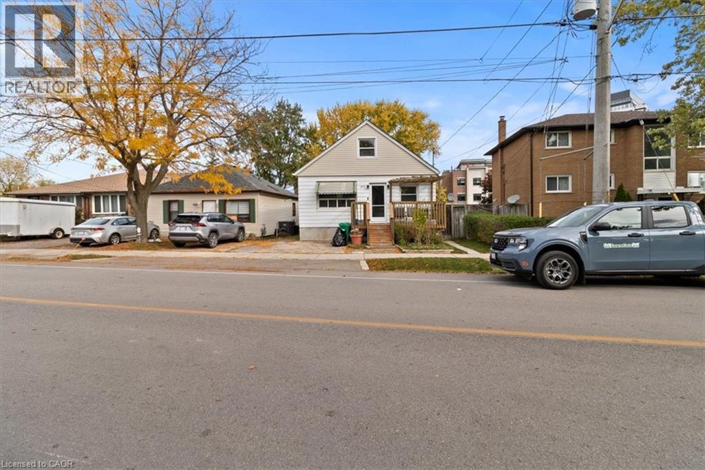 1097 Enola Avenue, Mississauga, Ontario  L5G 4B1 - Photo 5 - 40781687