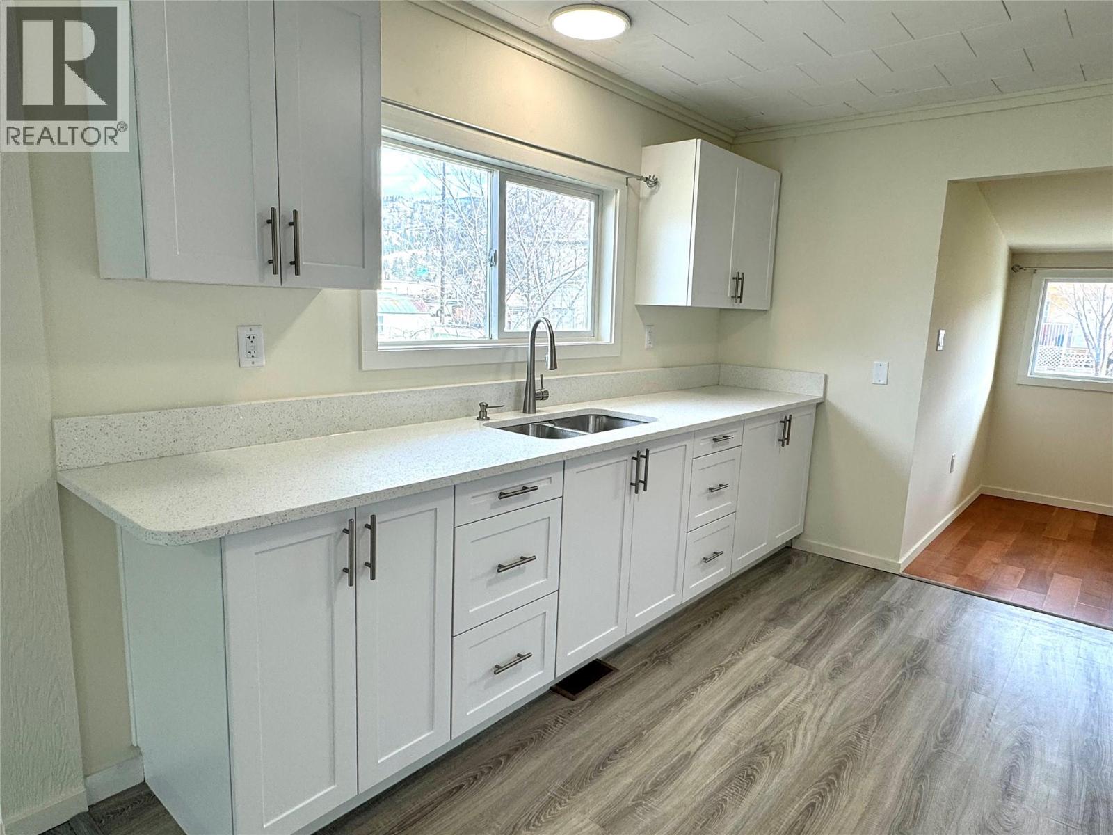 1021 Willow Street, Okanagan Falls, British Columbia  V0H 1R4 - Photo 4 - 10366857